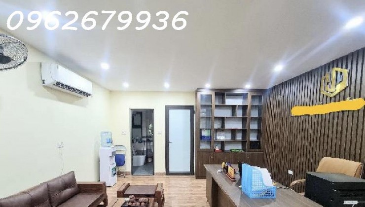 Nhà Đại Khang ngay mặt phố ô tô đỗ cổng 30m2 5 tầng